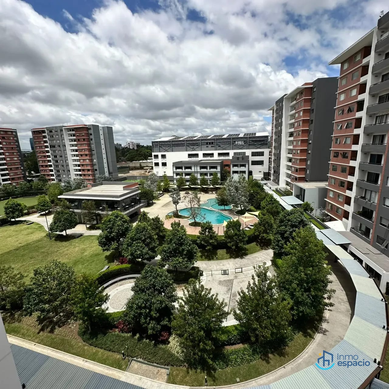 Apartamento en alquiler en Zona 14 — Apartamento en Alquiler en Segheria, Zona 14, Guatemala, Ciudad — foto 1 de 15