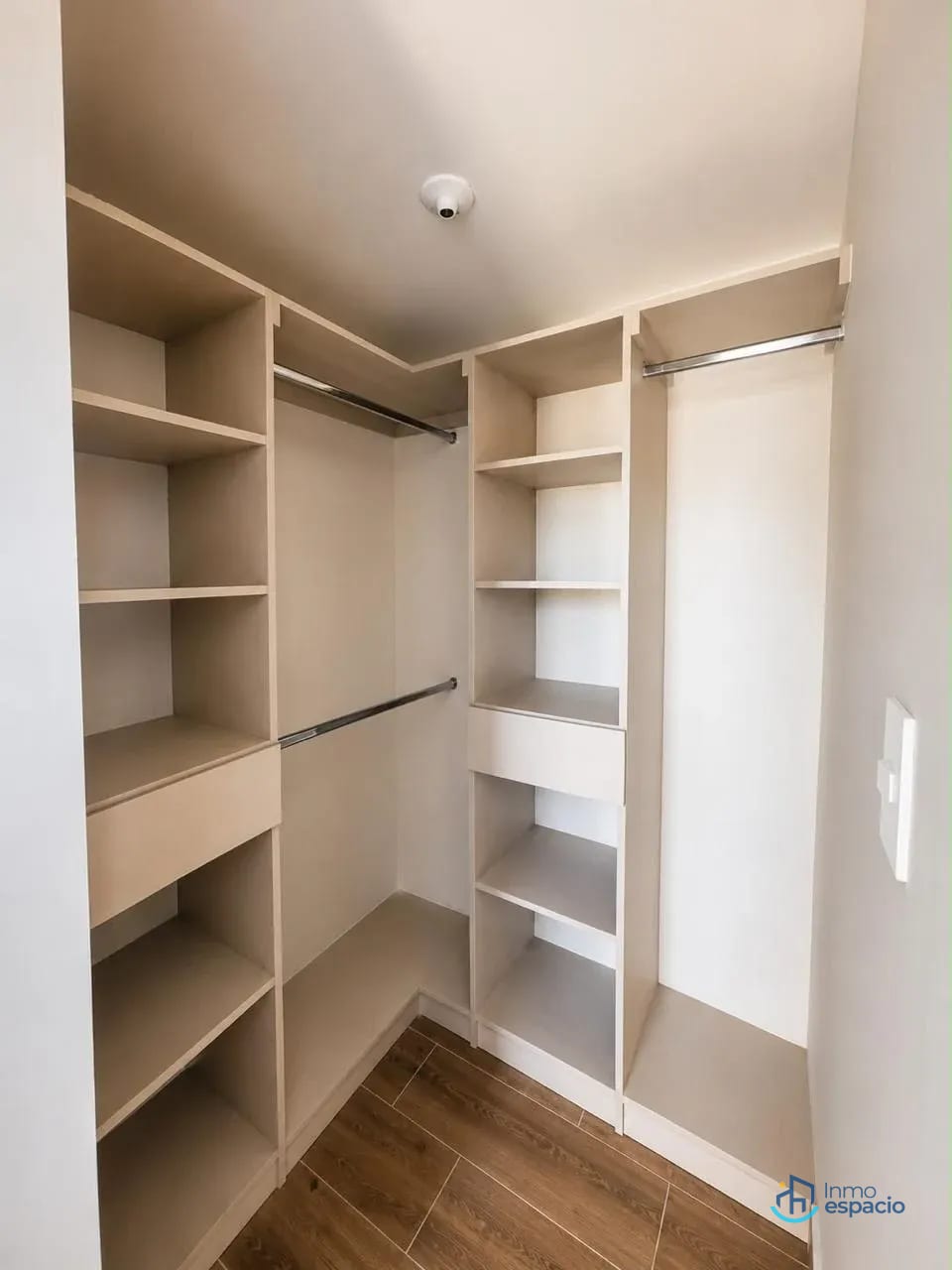 Apartamento en renta en Zona 4 — Apartamento en Alquiler en Modra, Zona 4, Guatemala, Ciudad — foto 4 de 8