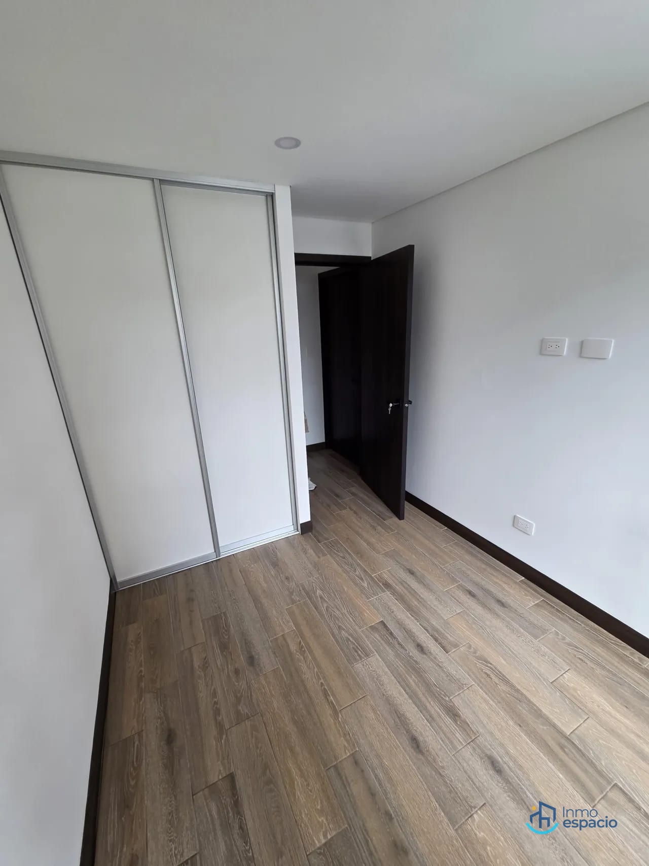 Apartamento en renta en Zona 13 — Apartamento en Alquiler en Inara Americas, Zona 13, Guatemala, Ciudad — foto 3 de 9