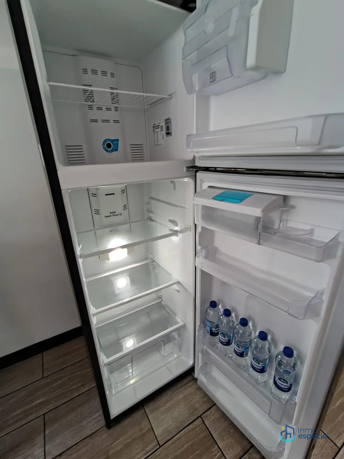 Apartamento amueblado en renta en Zona 12 — Apartamento en Alquiler en Petápolis, Zona 12, Guatemala, Ciudad — foto 4 de 12