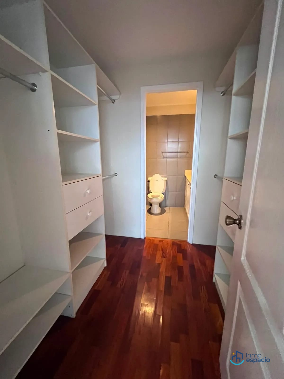 Apartamento en renta en Zona 14 — Apartamento en Alquiler en Santorini, Zona 14, Guatemala, Ciudad — foto 11 de 13