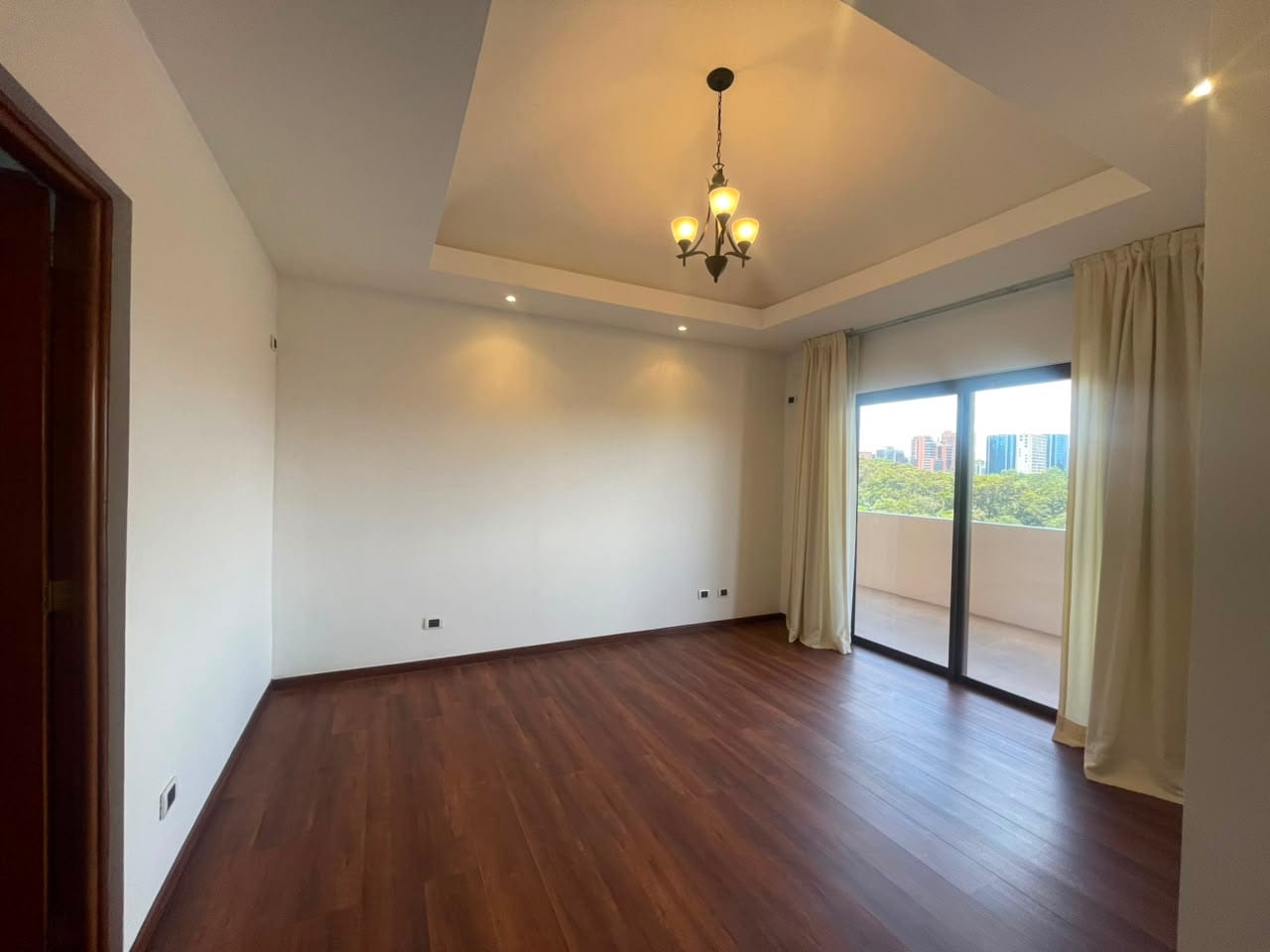 🌅🏡 Apartamento en Zona 15 con amplia terraza y vista panorámica ✨ — Apartamento en Venta en Zona 15, Guatemala, Ciudad — foto 5 de 9