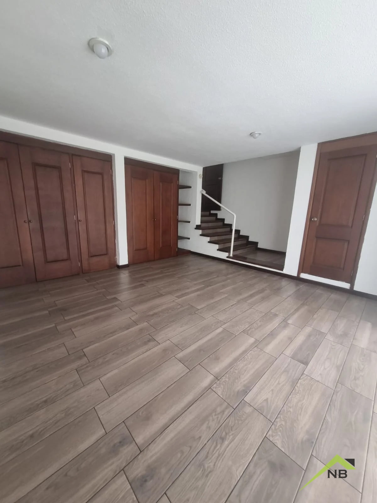 Casa de 3 niveles en Renta Elgin Zona 13 - 10