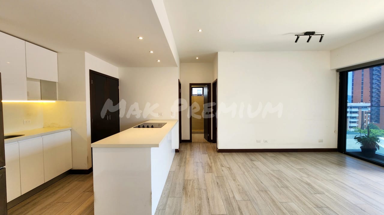 Rento Novus z14 2 hab 2 baños 2 parqueos balcón bodega — Apartamento en Alquiler en Novus, Zona 14, Guatemala, Ciudad — foto 2 de 11