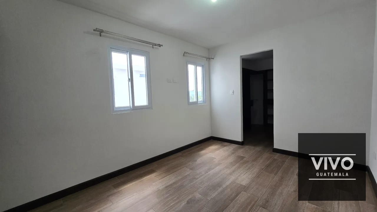 Se renta casa con jardín en Condominio Florenza, San José Pinula — Casa en Alquiler en Condado Florenza, San José Pinula, Guatemala, Ciudad — foto 8 de 12