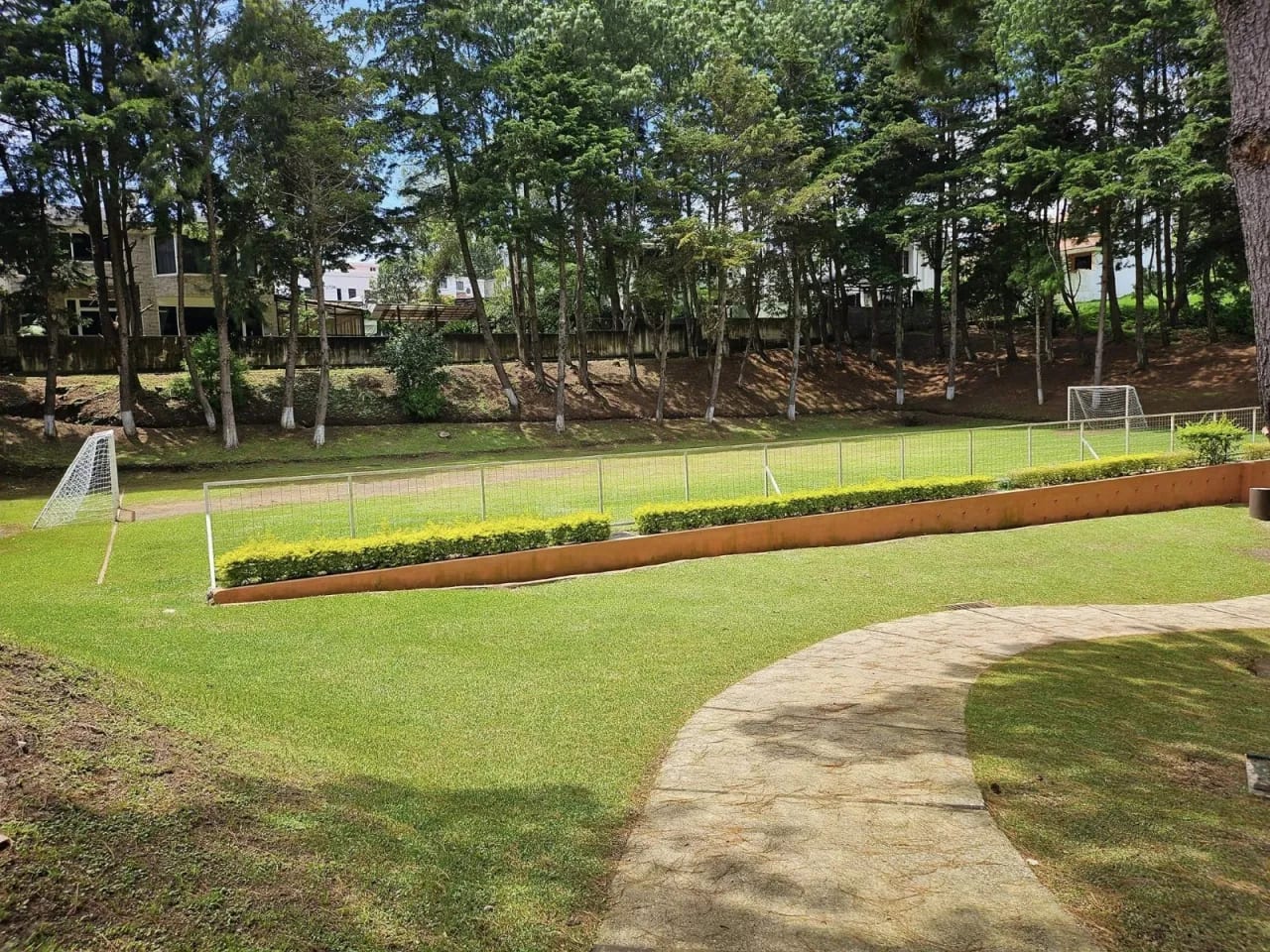 VENDO HERMOSO LOTE EN CONDOMINIO MONTECRISTO SAN JOSE PINULA FRENTE AL CENTRO COMERCIAL EL ENCUENTRO — Terreno en Venta en San José Pinula, Guatemala, Ciudad — foto 9 de 11