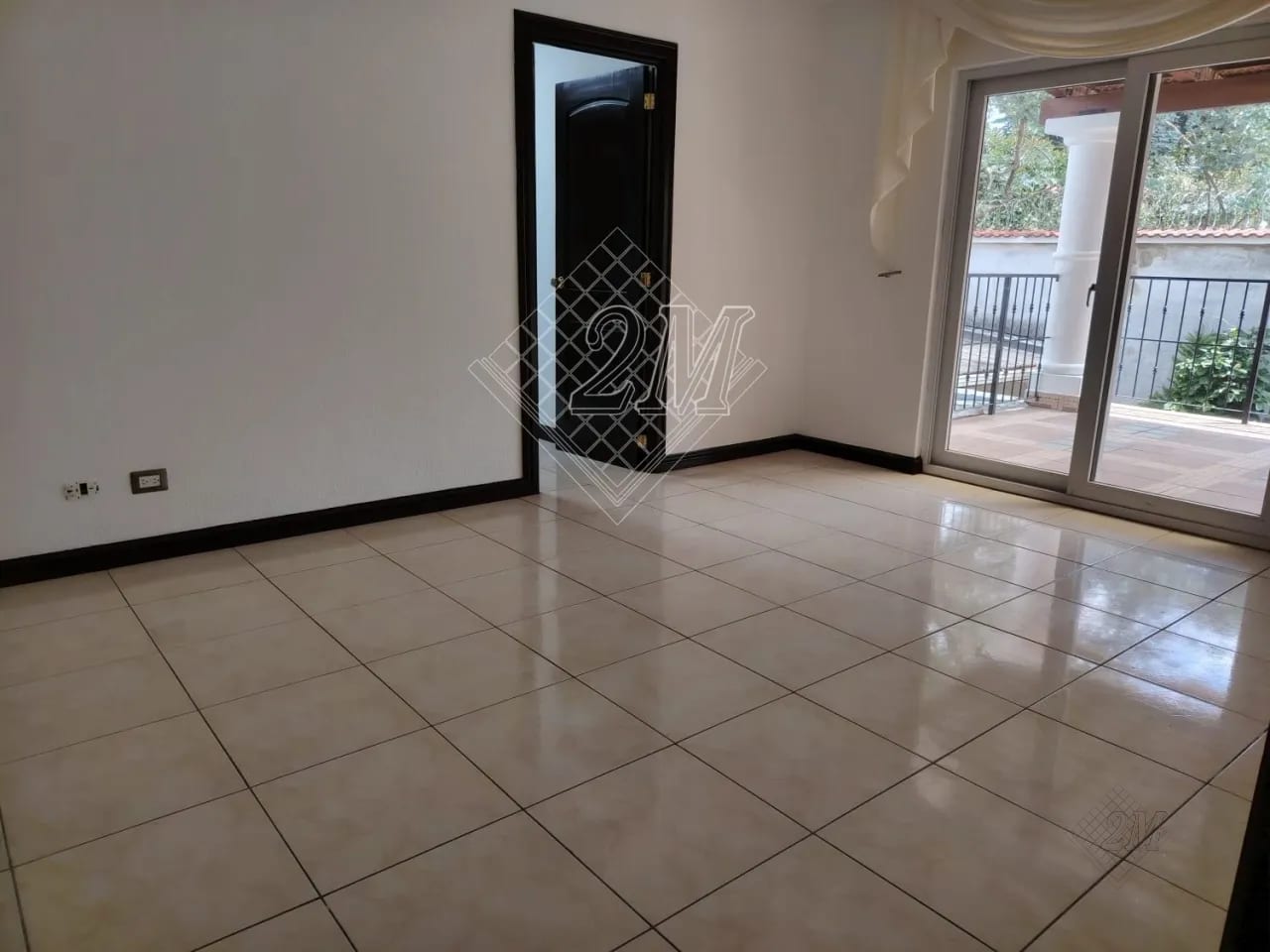 CAES KM 19.4, Villas el Pinar, Atrás de Starbucks, Fraijanes, Casa en Venta — Casa en Venta en Villas del Pinar, Carretera a El Salvador, Guatemala, Ciudad — foto 13 de 14