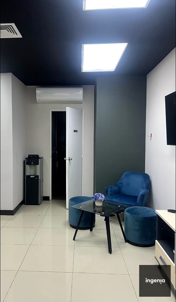 đą LOCAL COMERCIAL EN RENTA â EDIFICIO GĂMINIS 10 â Local en Alquiler en GĂ©minis 10, Zona 10, Guatemala, Ciudad â foto 7 de 8