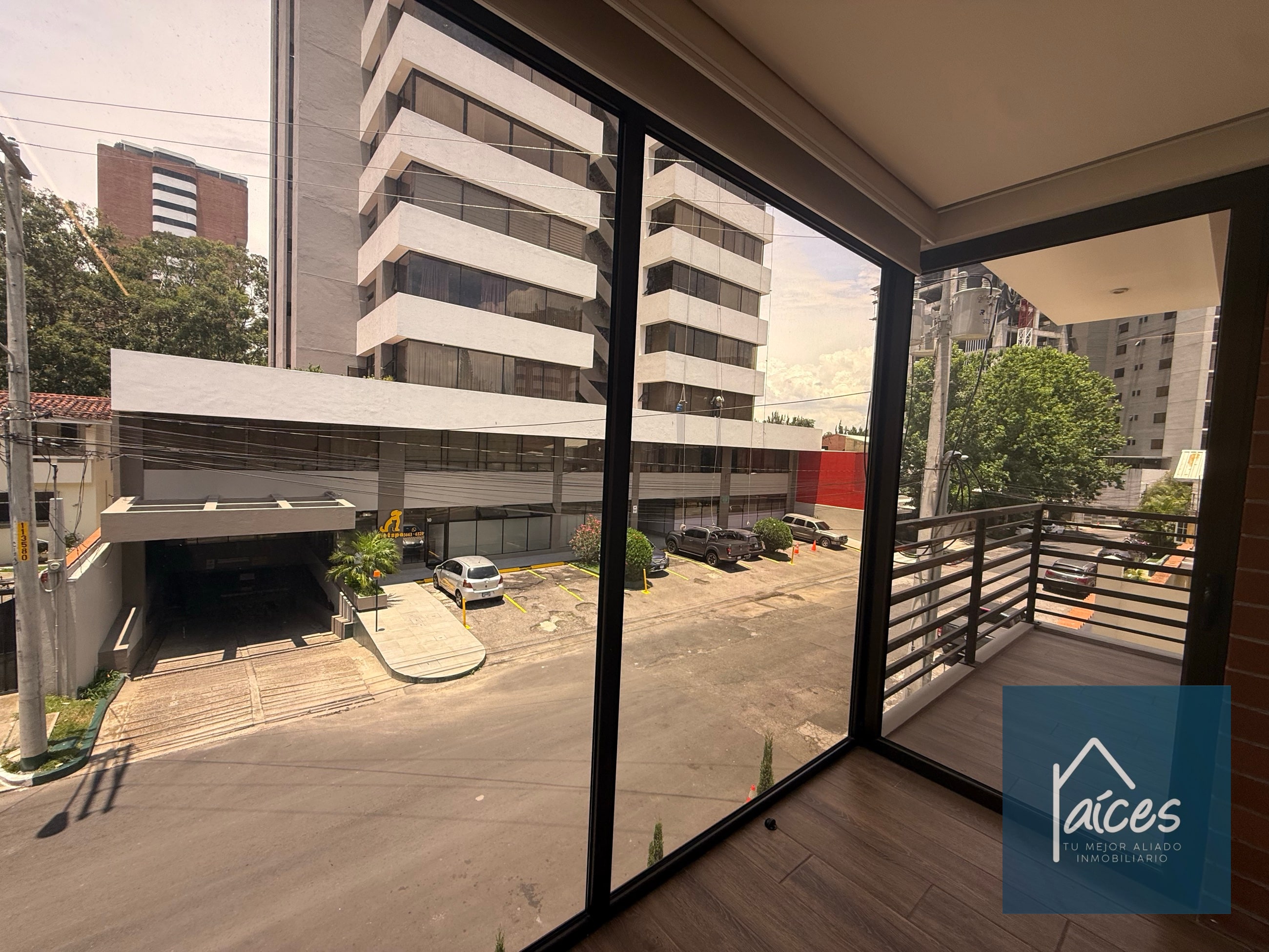 Apartamento con jardín y pérgola en renta ASTORGA Zona 13 (D) — Apartamento en Alquiler en Zona 13, Guatemala, Ciudad — foto 15 de 17