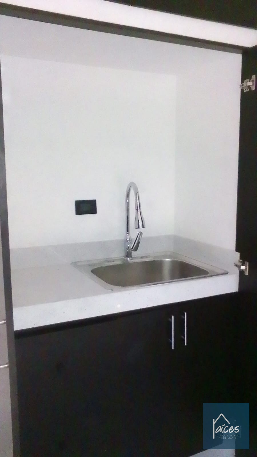 Clínica en renta en RENOVATI Zona 10 (D) — Clínica en Alquiler en Renovati, Zona 10, Guatemala, Ciudad — foto 4 de 5