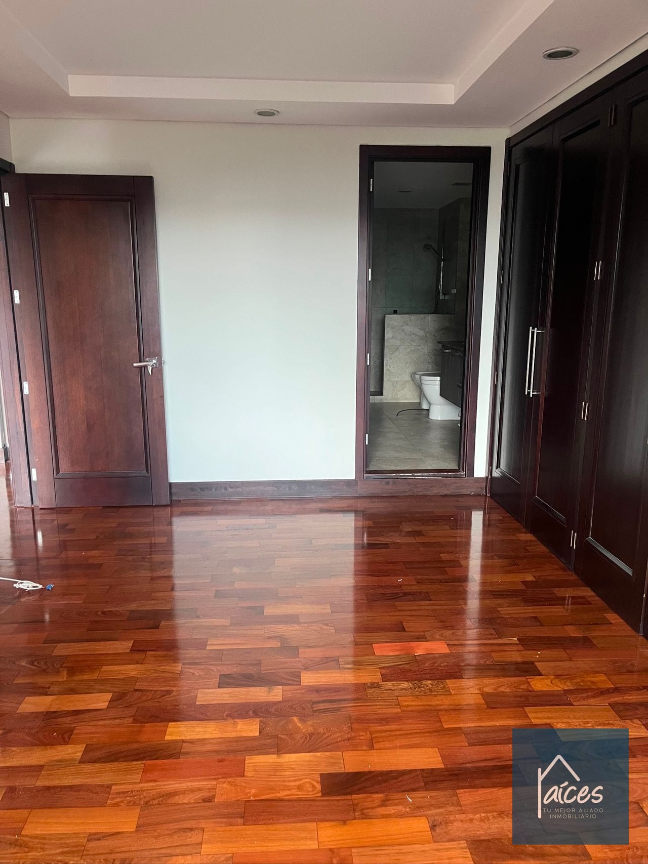 Apartamento en renta SANTA SOFÍA Zona 10 (*20) — Apartamento en Alquiler en Santa Sofía, Zona 10, Guatemala, Ciudad — foto 5 de 12