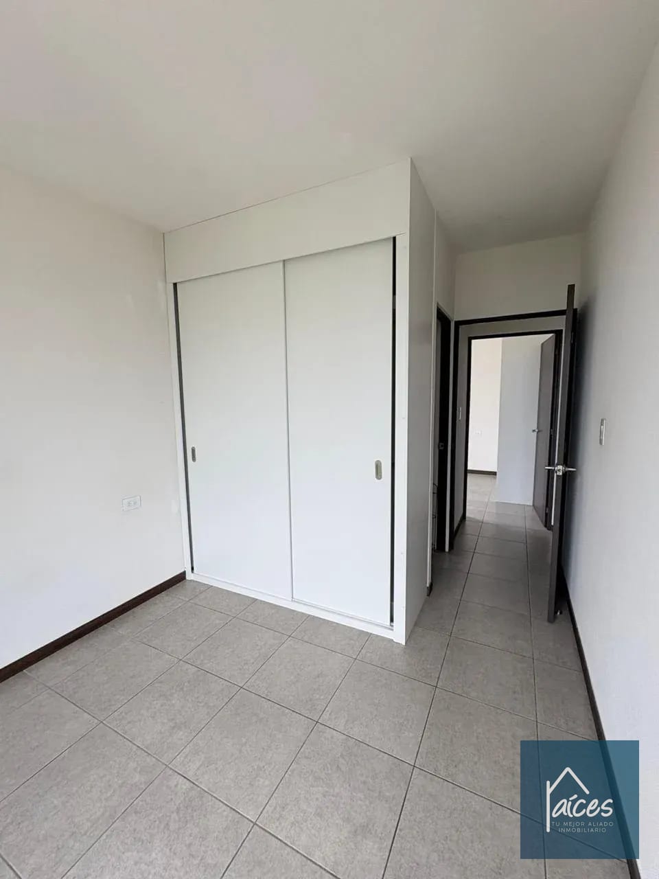 Apartamento en Renta INITI cerca de Colegios Liceo Javier y Monte María — Apartamento en Alquiler en Zona 12, Guatemala, Ciudad — foto 13 de 17