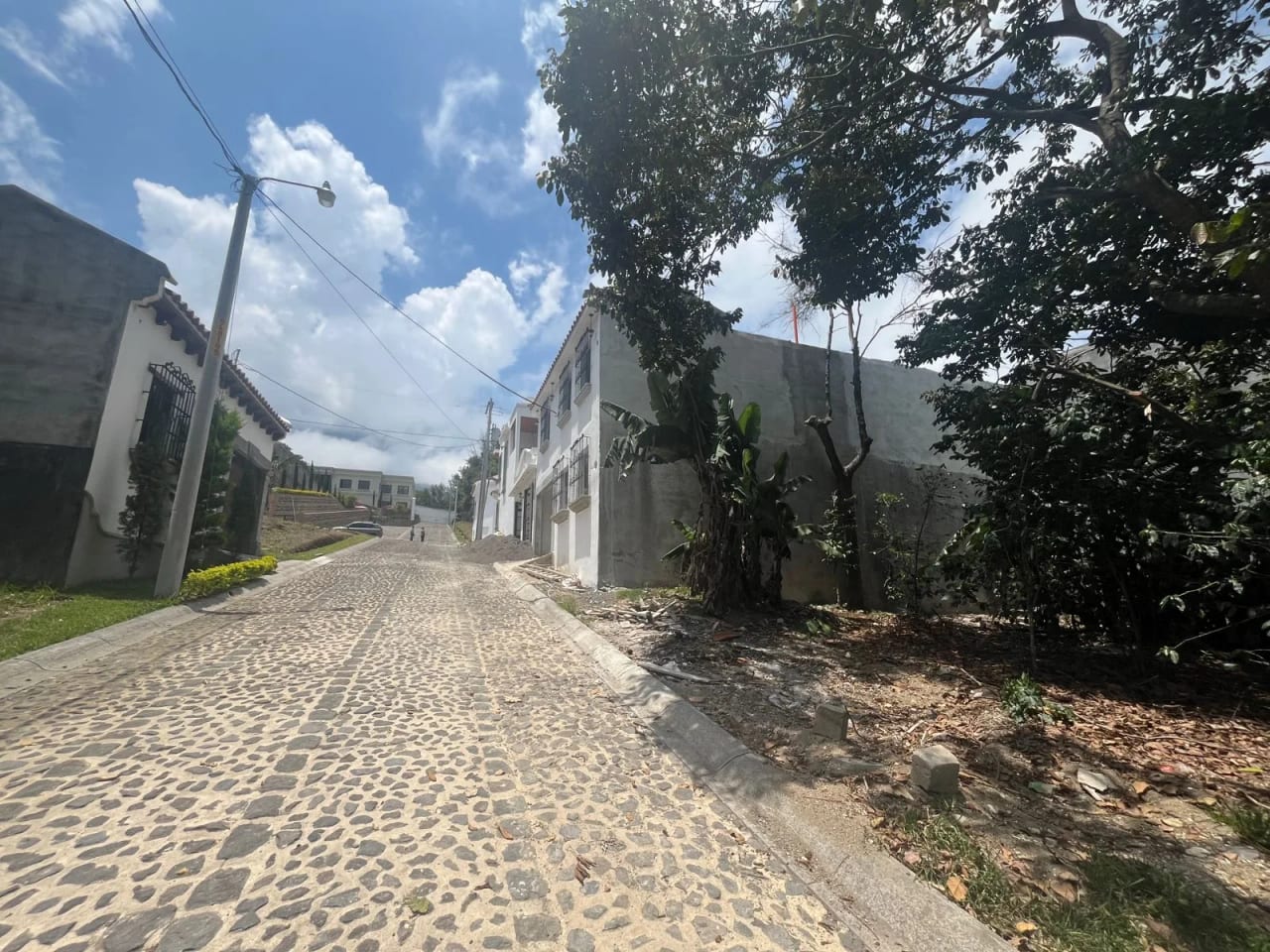Terreno en Venta en Antigua Gardens — Terreno en Venta en Alotenango, Sacatepéquez — foto 1 de 3