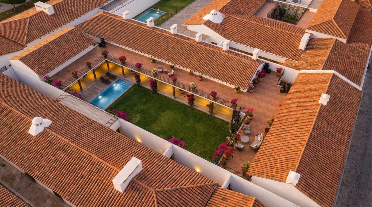 Elegancia, Amplitud, Exclusividad en el Corazón de Antigua Guatemala — Casa en Venta en Antigua, Sacatepéquez — foto 1 de 4