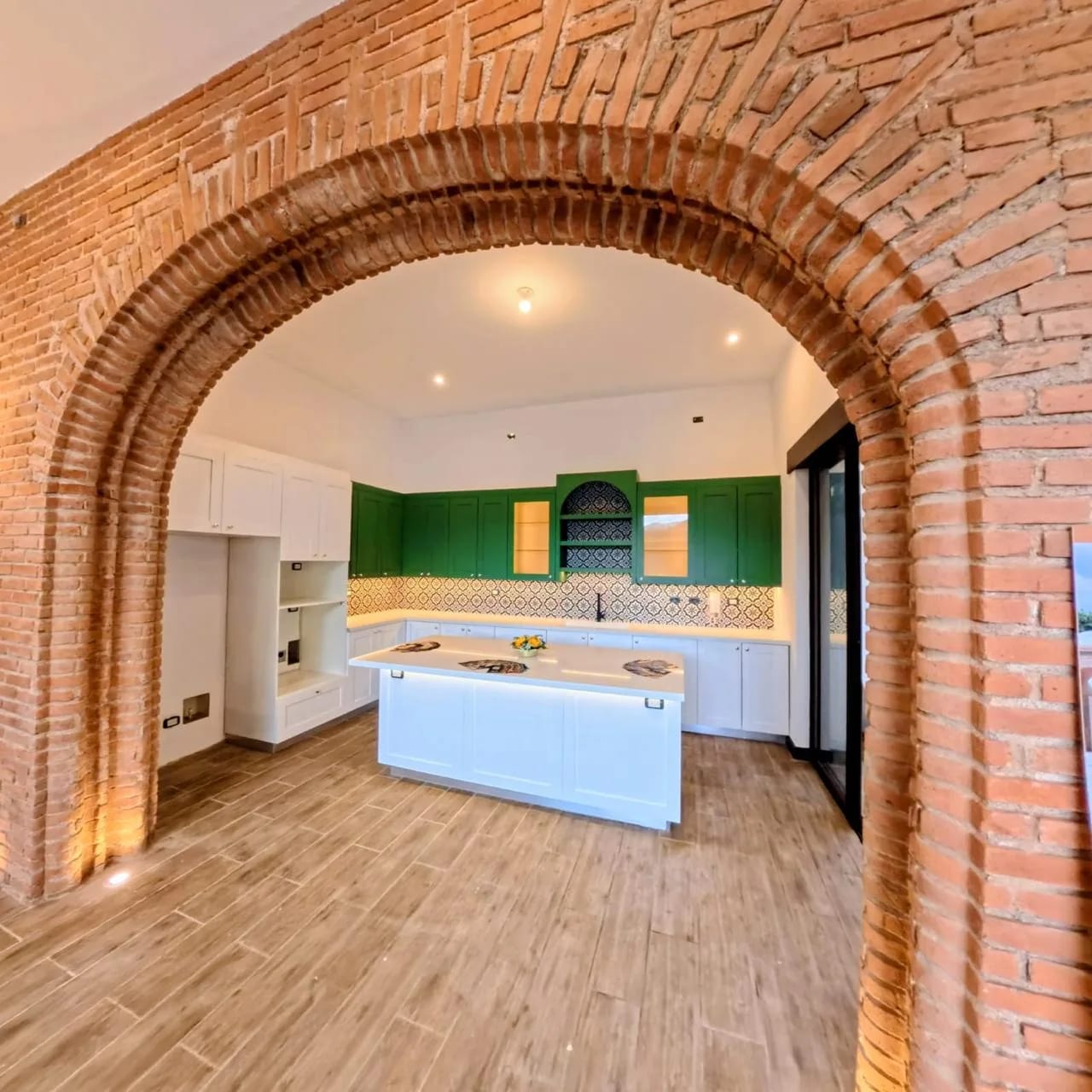 Sorprendente Casa en Venta en Hacieda del Comendador — Casa en Venta en San Miguel Dueñas, Sacatepéquez — foto 1 de 4