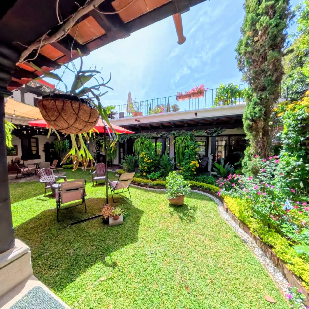 Hermosa casa en venta en Hacienda del Comendador — Casa en Venta en San Miguel Dueñas, Sacatepéquez — foto 1 de 4