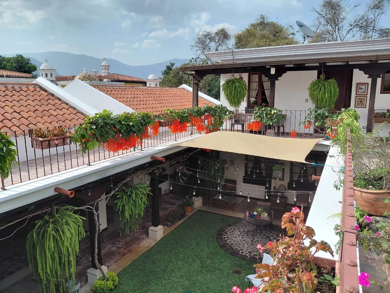 Hermosa casa en venta en Hacienda del Comendador — Casa en Venta en San Miguel Dueñas, Sacatepéquez — foto 2 de 4