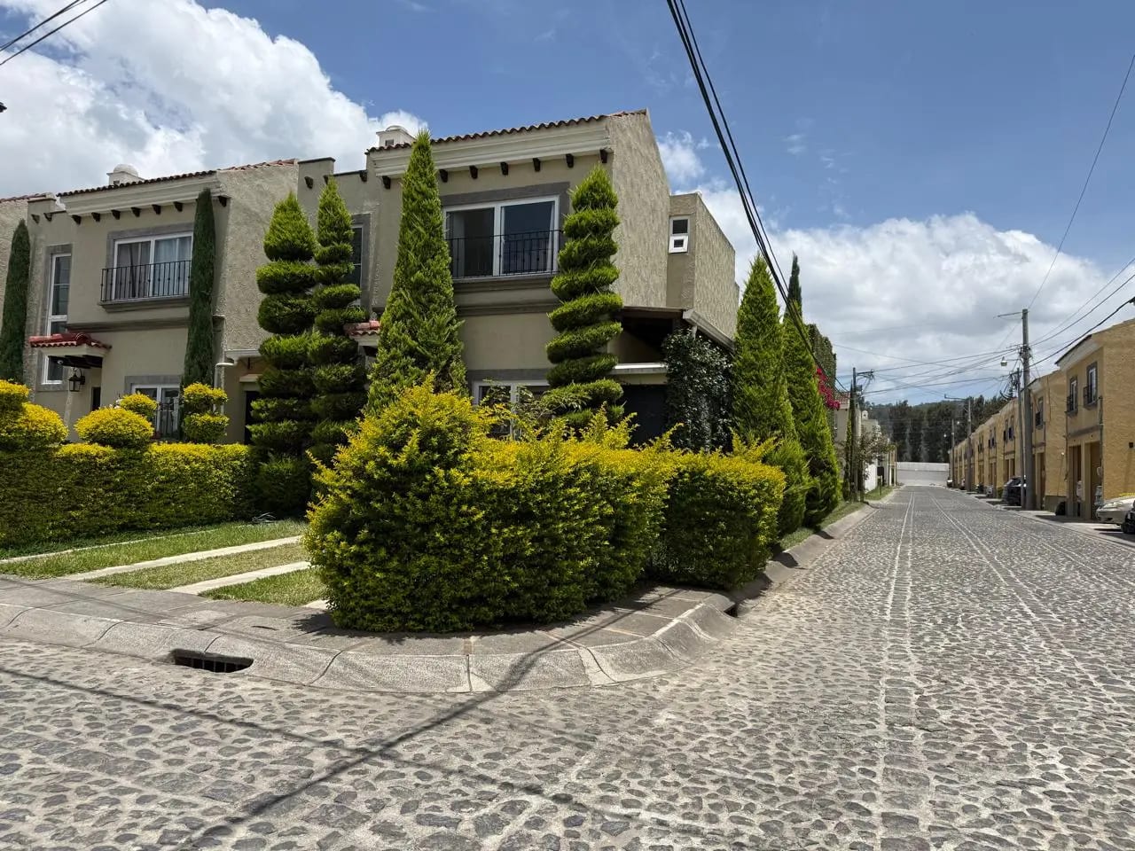 Casa de Esquina en Venta / Residenciales Santana Gardens, Chimaltenang — Casa en Venta en Chimaltenango, Chimaltenango — foto 1 de 5