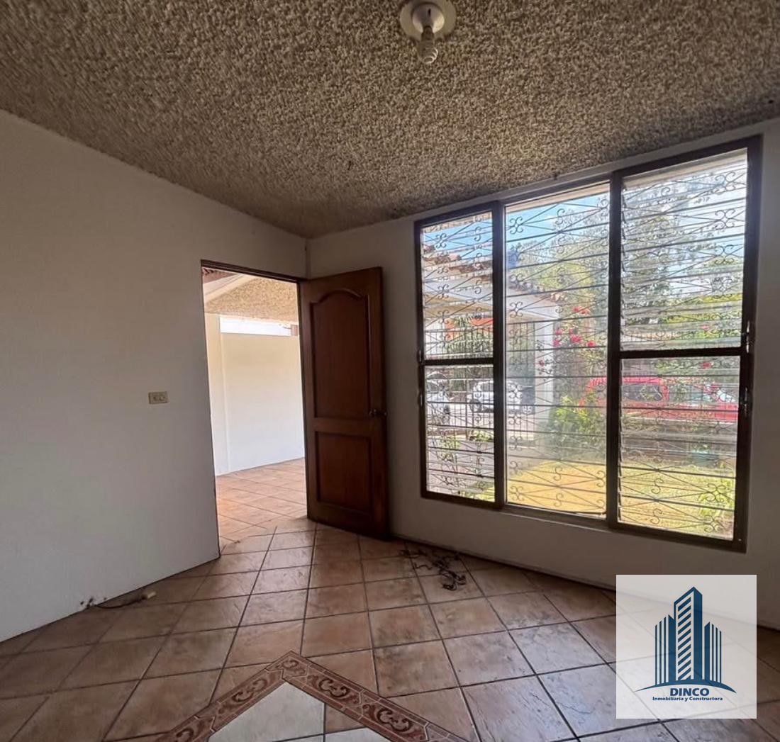 Alquilo Casa de Un Nivel en Residenciales V Zona 11 - 2