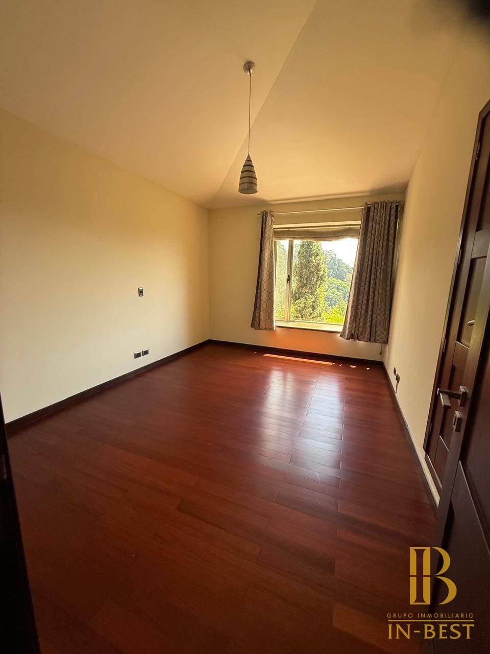 El Prado | z10 — Casa en Alquiler en El Prado, Zona 10, Guatemala, Ciudad — foto 10 de 17