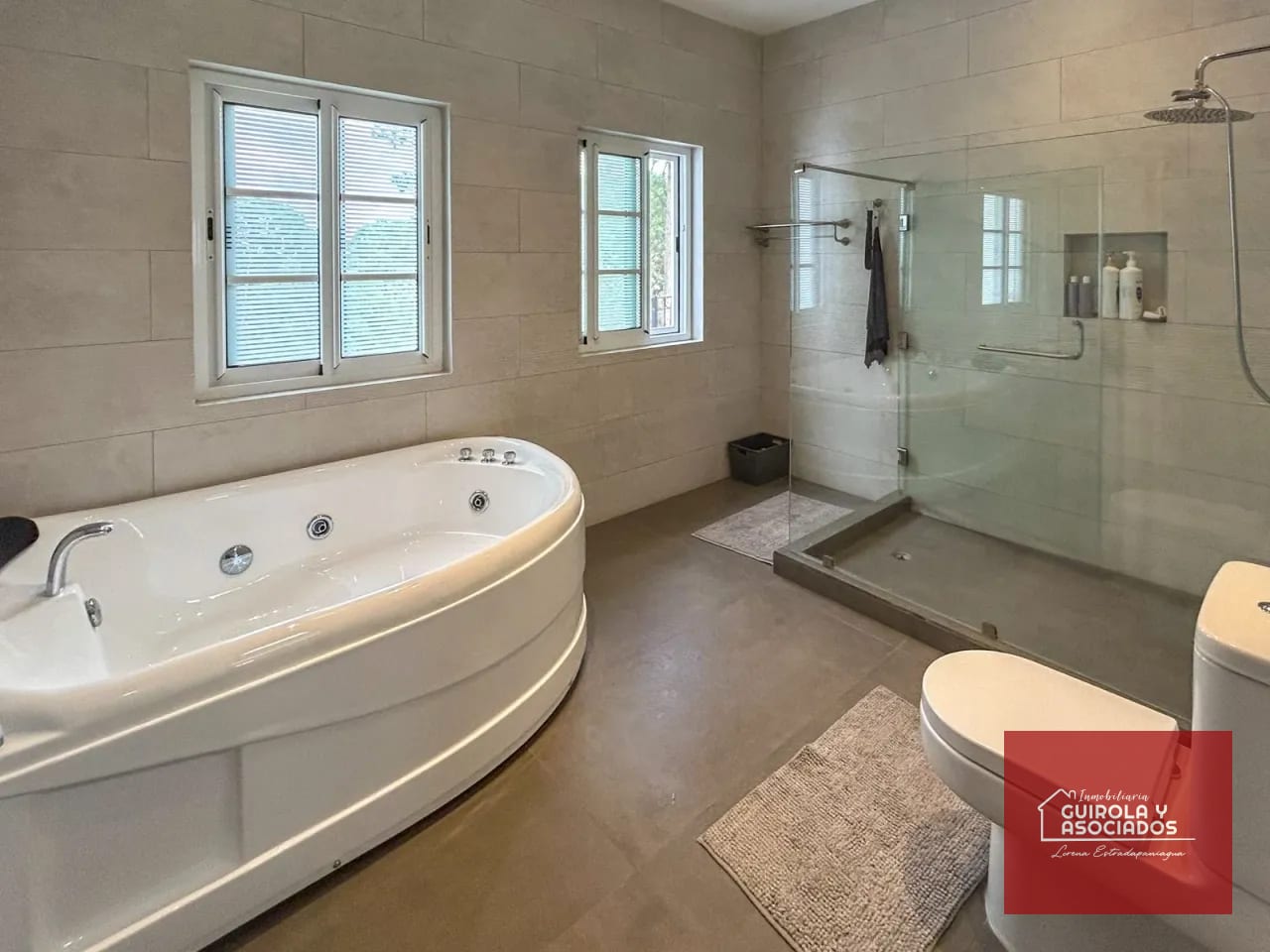 Bella Casa en Venta en Santa Rosalia 127CVSTD — Casa en Venta en Santa Rosalia La Laguna, Carretera a El Salvador, Guatemala, Ciudad — foto 5 de 17