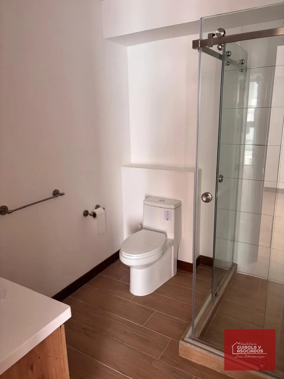 Lindo Apartamento en alquiler en zona 16 Kanajuyu 007APTOADZ16 — Apartamento en Alquiler en Zona 16, Guatemala, Ciudad — foto 12 de 13
