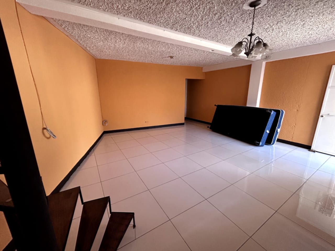 CASA CON SALÓN SOCIAL EN SAN LUCAS SACATEPÉQUEZ — Casa en Venta en San Lucas Sacatepéquez, Sacatepéquez — foto 15 de 17
