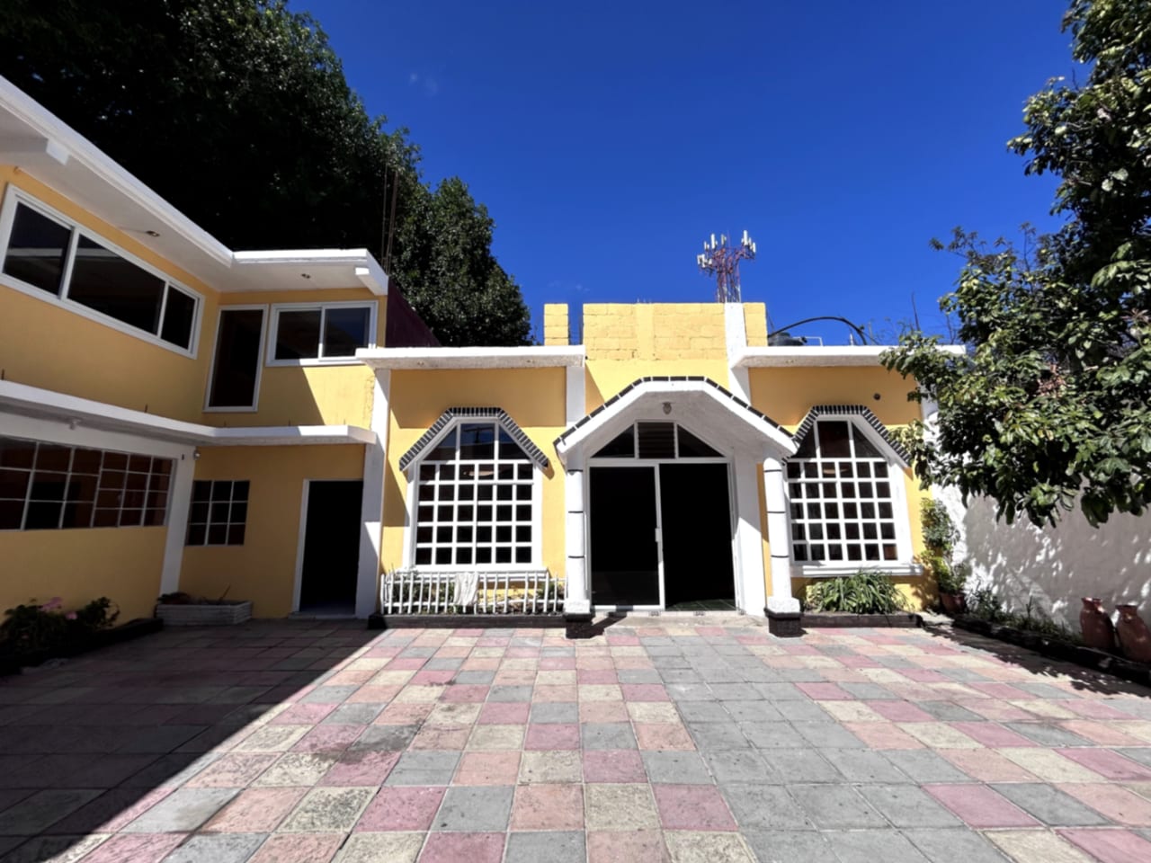 CASA CON SALÓN SOCIAL EN SAN LUCAS SACATEPÉQUEZ — Casa en Venta en San Lucas Sacatepéquez, Sacatepéquez — foto 4 de 17