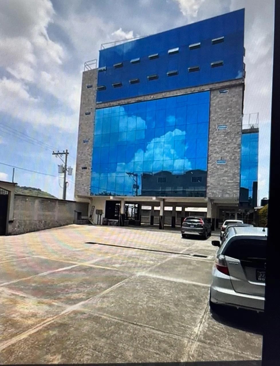 EDIFICIO CORPORATIVO EN VENTA — Edificio en Venta en Vistas de la floresta, Zona 4 Mixco, Guatemala, Ciudad — foto 2 de 17
