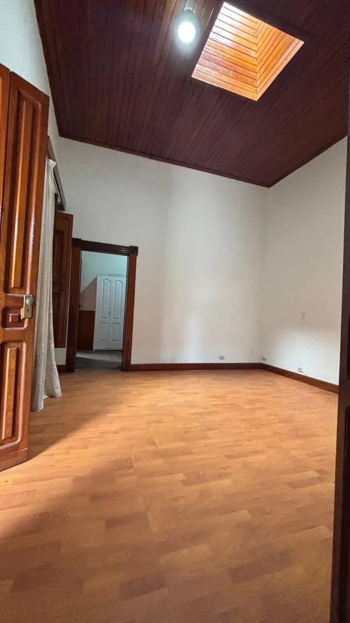 CASA EN ALQUILER | ZONA 1, CIUDAD DE GUATEMALA 📍 Ubicación estratégica: 7.ª Avenida y 15 Calle, Zona 1, Ciudad de Guatemala. — Casa en Venta en El Centro, Zona 1, Guatemala, Ciudad — foto 5 de 16