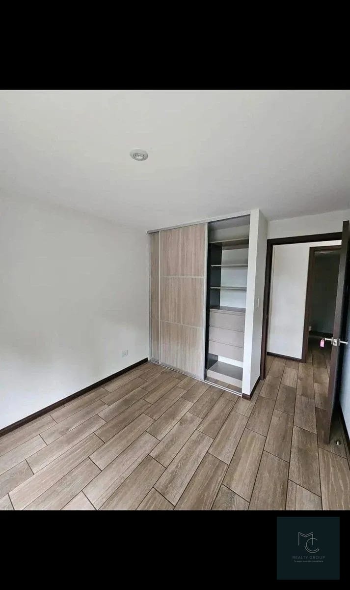 Apartamento en VENTA - zona 16 — Apartamento en Venta en San Isidro 20/21, Zona 16, Guatemala, Ciudad — foto 2 de 11