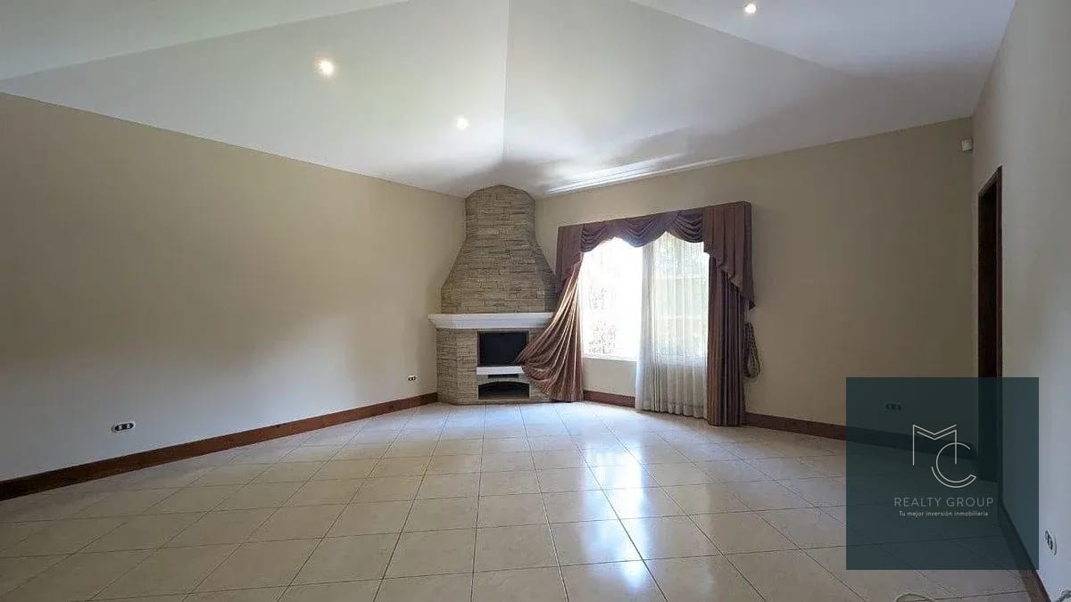 Casa Renta/venta Residenciales el Ensueño — Casa en Alquiler en San Lucas Sacatepéquez, Sacatepéquez — foto 13 de 17