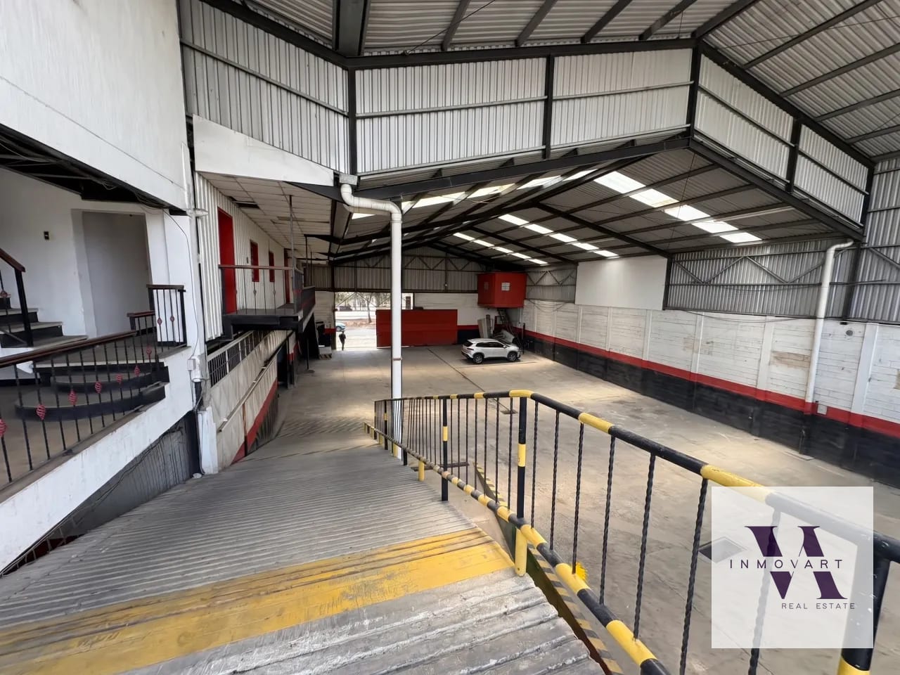 Amplia bodega en San Cristobal Blvd Sur — Bodega / Ofibodega en Alquiler en Zona 8 Mixco, Guatemala, Ciudad — foto 4 de 5