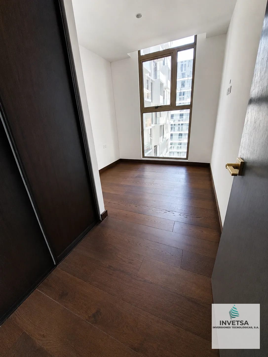 APARTAMENTO EN RENTA - EDIFICIO ATARAH, ZONA 10 — Apartamento en Alquiler en Atarah, Zona 10, Guatemala, Ciudad — foto 5 de 14