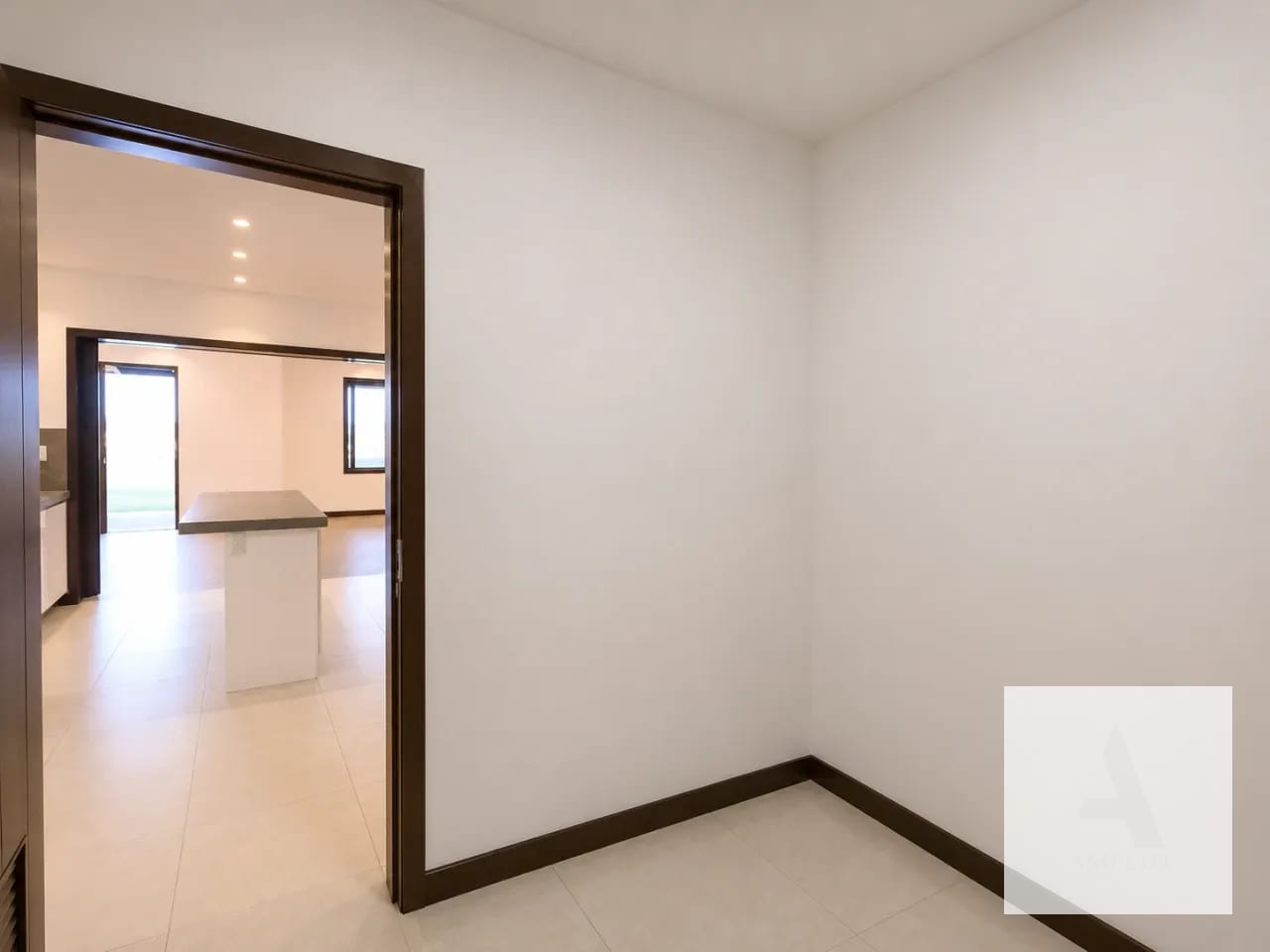 Casa moderna con jardín, pérgola y terraza en zona 16 — Casa en Alquiler en Lomas de San Isidro, Zona 16, Guatemala, Ciudad — foto 9 de 12