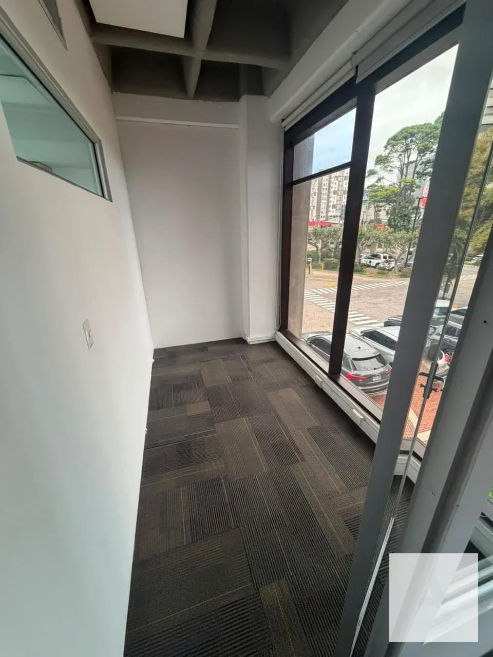 Oficina en Centro Gerencial Las Margaritas — Oficina en Alquiler en Zona 10, Guatemala, Ciudad — foto 8 de 10