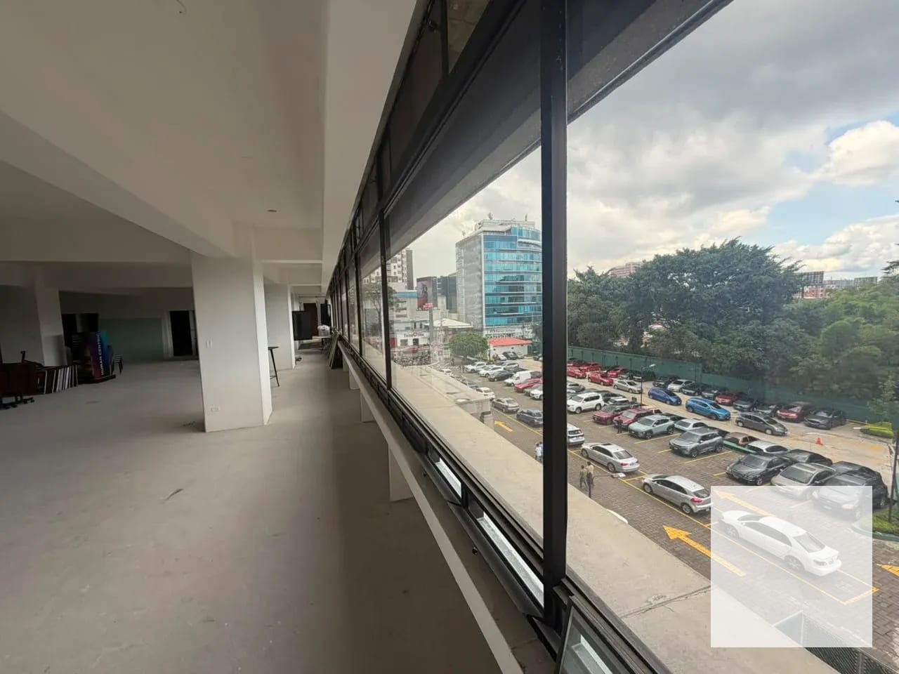 Linda oficina Core & Shell en Las Margaritas — Oficina en Alquiler en Zona 10, Guatemala, Ciudad — foto 4 de 11