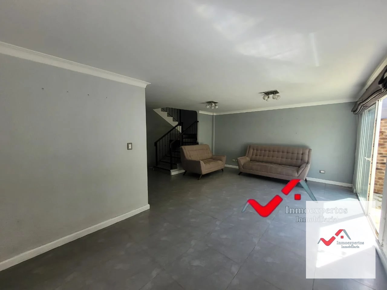 CASA EN RENTA EN PRADOS DE SAN CRISTOBAL, ZONA 8 DE MIXCO — Casa en Alquiler en Prados de San Cristóbal, Zona 8 Mixco, Guatemala, Ciudad — foto 9 de 15