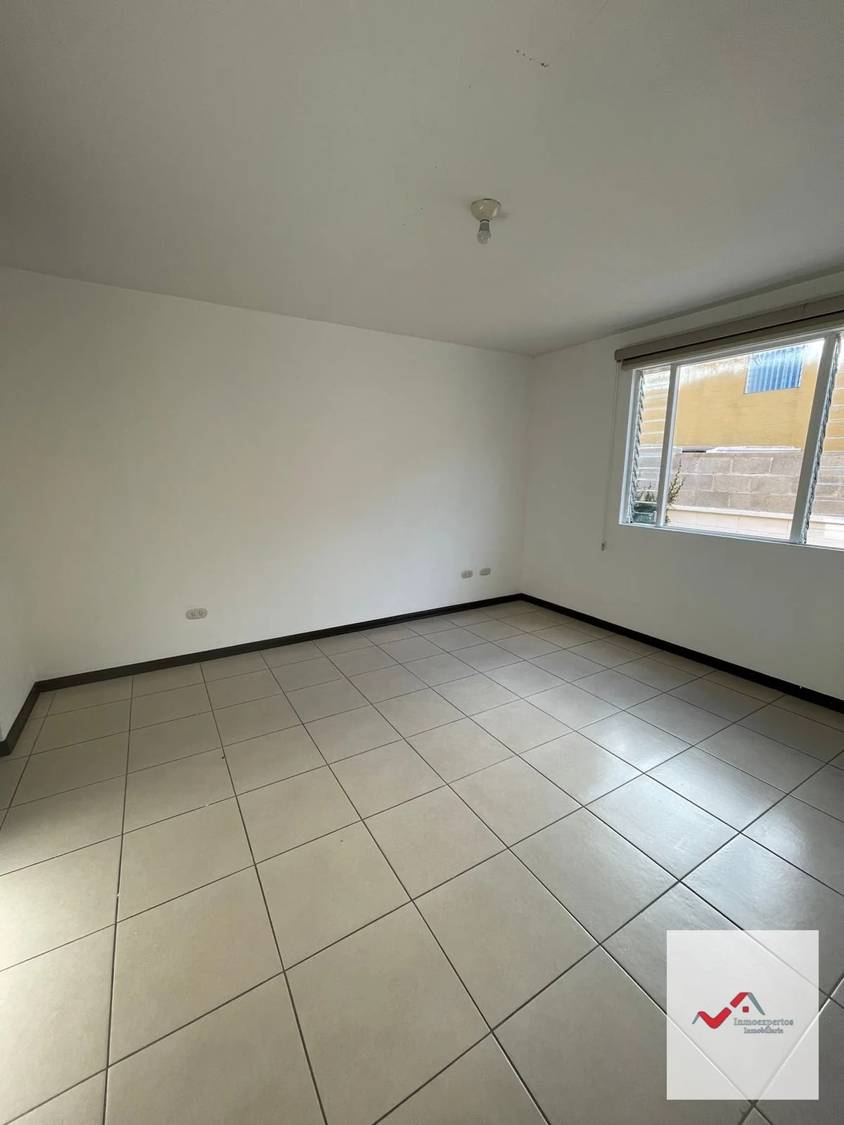 CASA EN VENTA EN CONDOMINIO BOSQUES DE SAN MARINO, ZONA 8 DE MIXCO — Casa en Venta en Zona 8 Mixco, Guatemala, Ciudad — foto 17 de 17