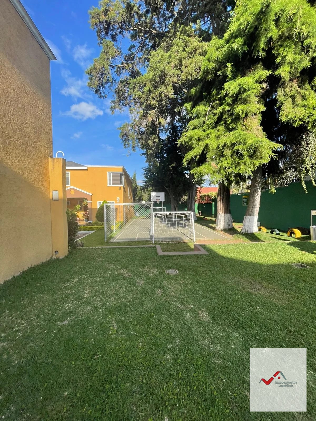CASA EN VENTA EN CONDOMINIO BOSQUES DE SAN MARINO, ZONA 8 DE MIXCO — Casa en Venta en Zona 8 Mixco, Guatemala, Ciudad — foto 9 de 17