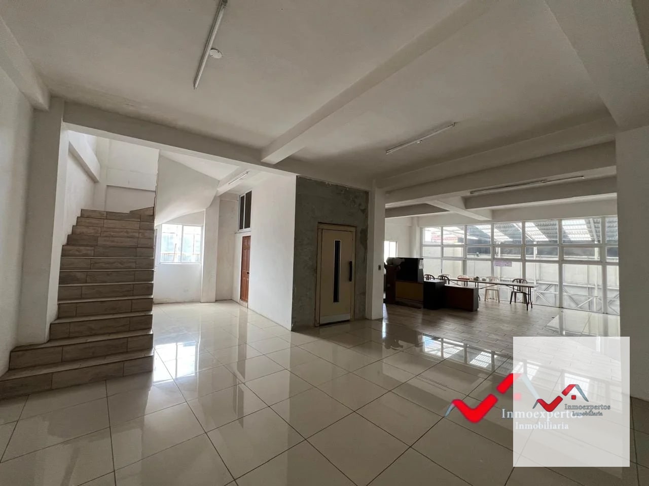 EDIFICIO EN RENTA – CALZADA ROOSEVELT ZONA 1 MIXCO — Edificio en Alquiler en Zona 1 Mixco, Guatemala, Ciudad — foto 1 de 17