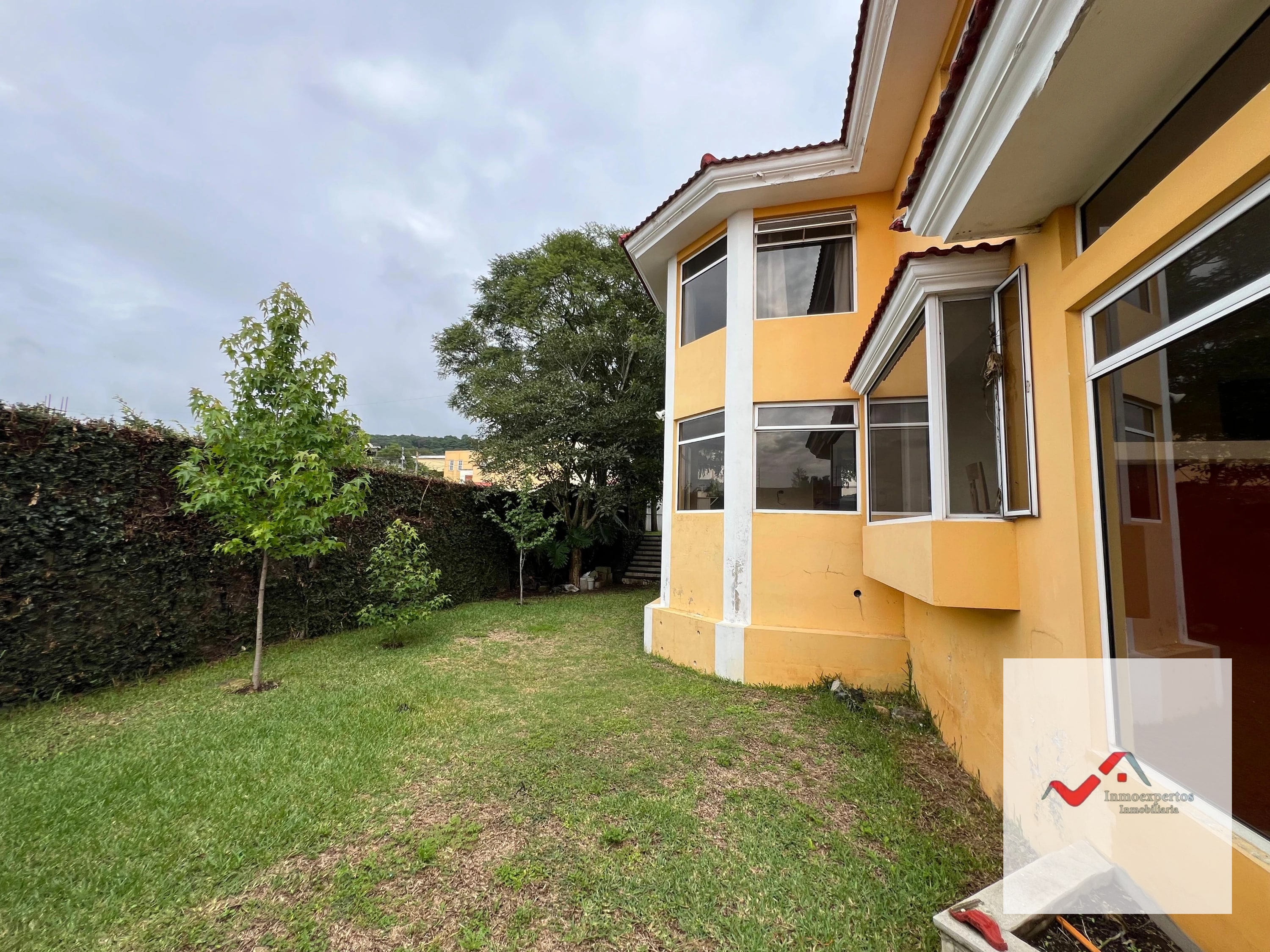 CASA EN VENTA SAN CRISTOBAL, ZONA 8 DE MIXCO RESIDENCIAL LOMA REAL — Casa en Venta en Loma Real, Zona 8 Mixco, Guatemala, Ciudad — foto 4 de 16