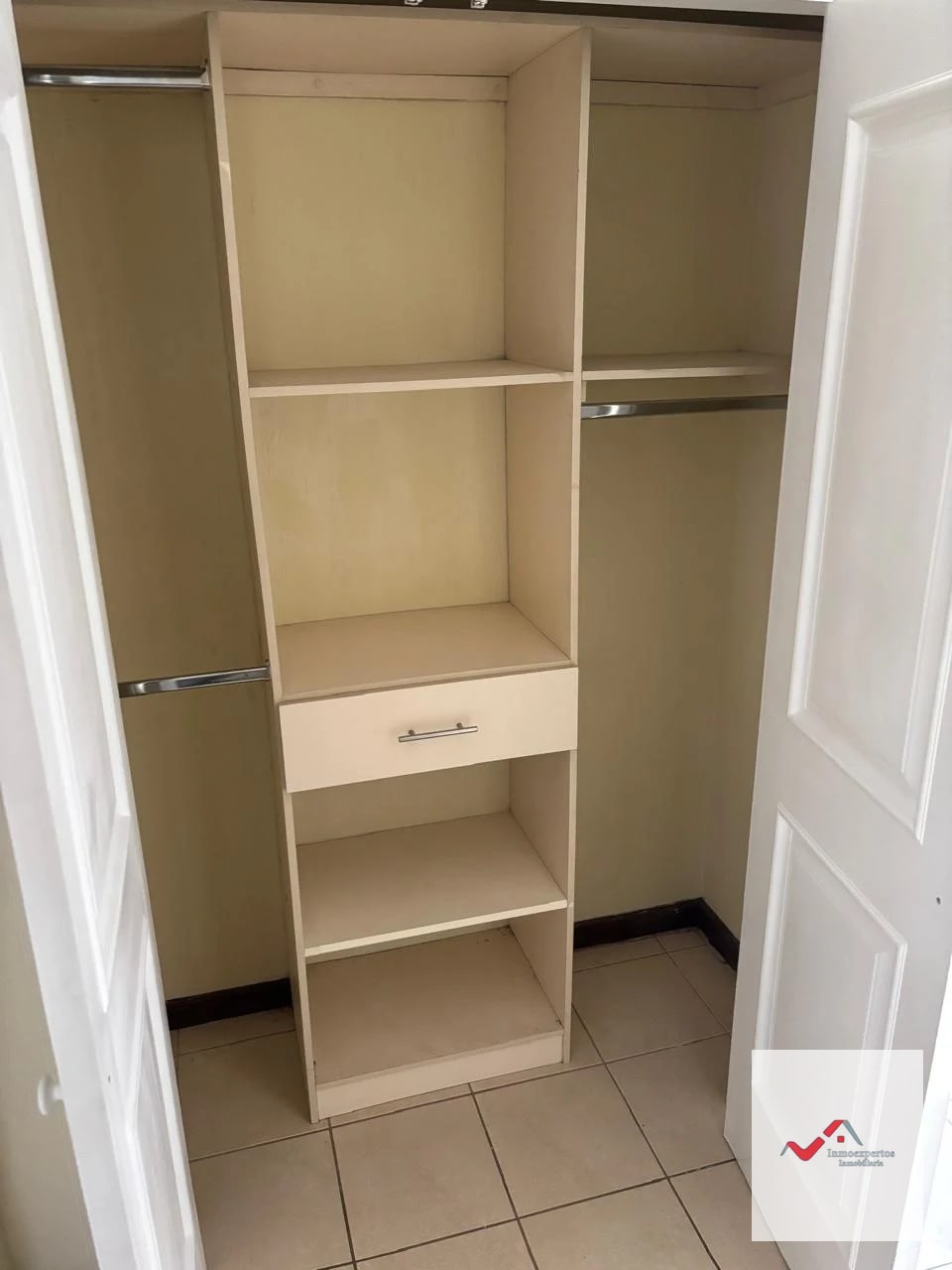 CASA EN VENTA CARRETERA A EL SALVADOR KM. 19.8 CONDOMINIO LOS MANZANILLOS — Casa en Venta en Las Manzanillas, Carretera a El Salvador, Guatemala, Ciudad — foto 4 de 17