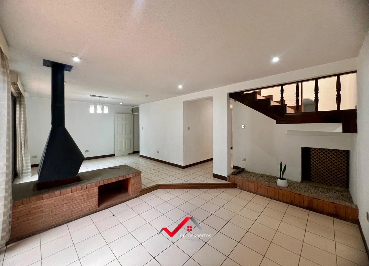 CASA EN VENTA EN FRAIJANES KM 27 - Image 1
