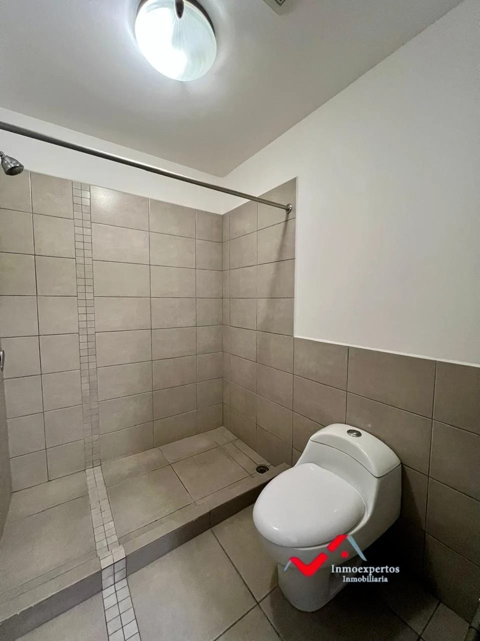 APARTAMENTO EN RENTA EN ZONA 14, EDIFICIO ATTICA — Apartamento en Alquiler en Attica, Zona 14, Guatemala, Ciudad — foto 9 de 17