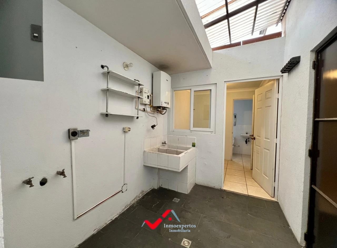 CASA EN RENTA EN PRADOS DE SAN CRISTOBAL, ZONA 8 DE MIXCO — Casa en Alquiler en Prados de San Cristóbal, Zona 8 Mixco, Guatemala, Ciudad — foto 5 de 17