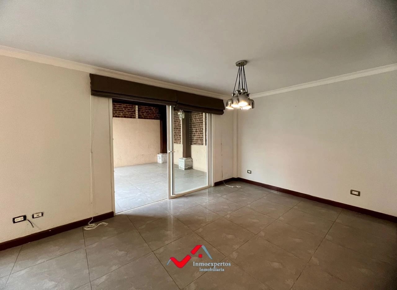 CASA EN RENTA EN PRADOS DE SAN CRISTOBAL, ZONA 8 DE MIXCO — Casa en Alquiler en Prados de San Cristóbal, Zona 8 Mixco, Guatemala, Ciudad — foto 15 de 17