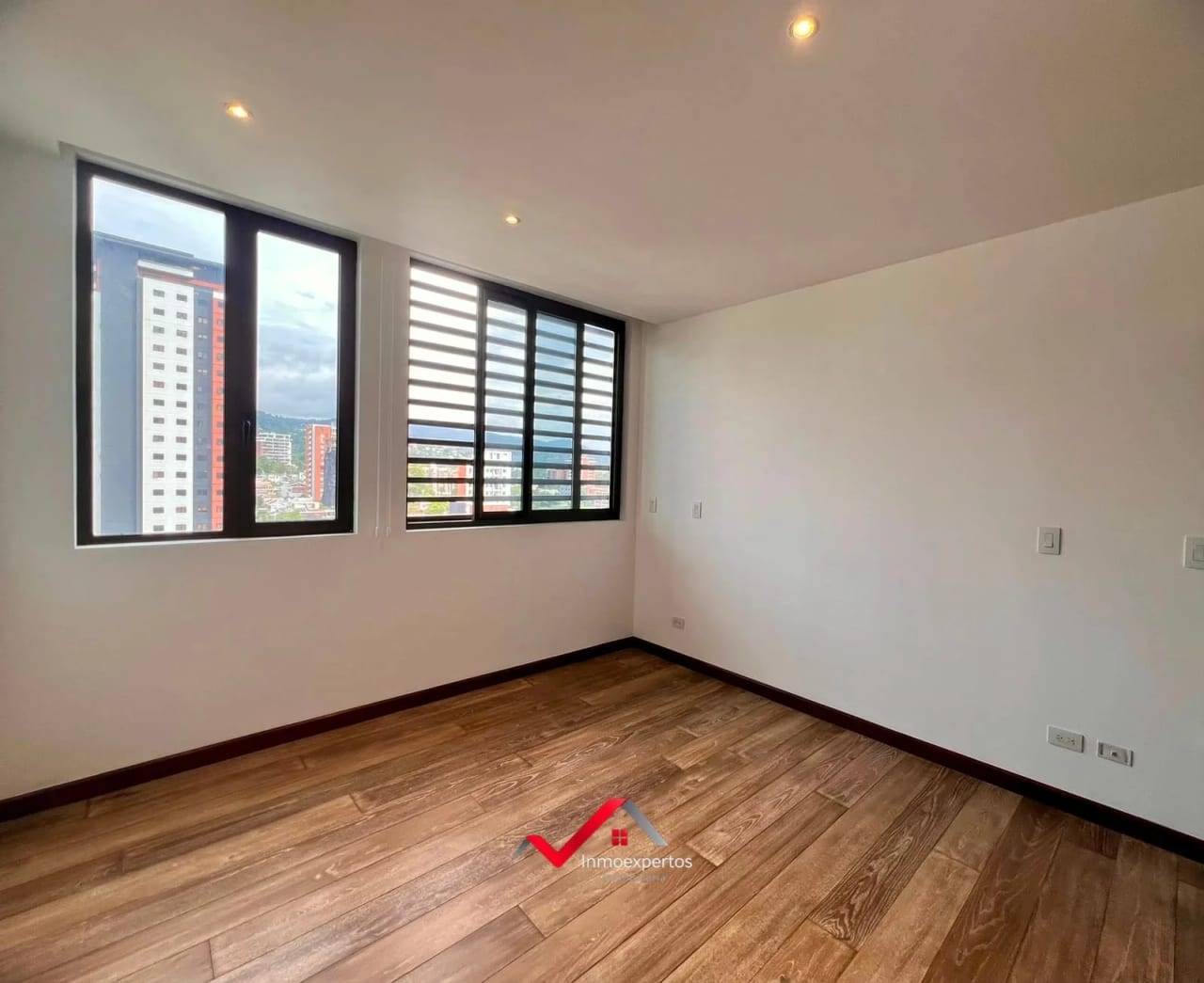EDIFICIO VHISTA APARTAMENTO EN VENTA ZONA 15 — Apartamento en Venta en Vhista, Zona 15, Guatemala, Ciudad — foto 2 de 15