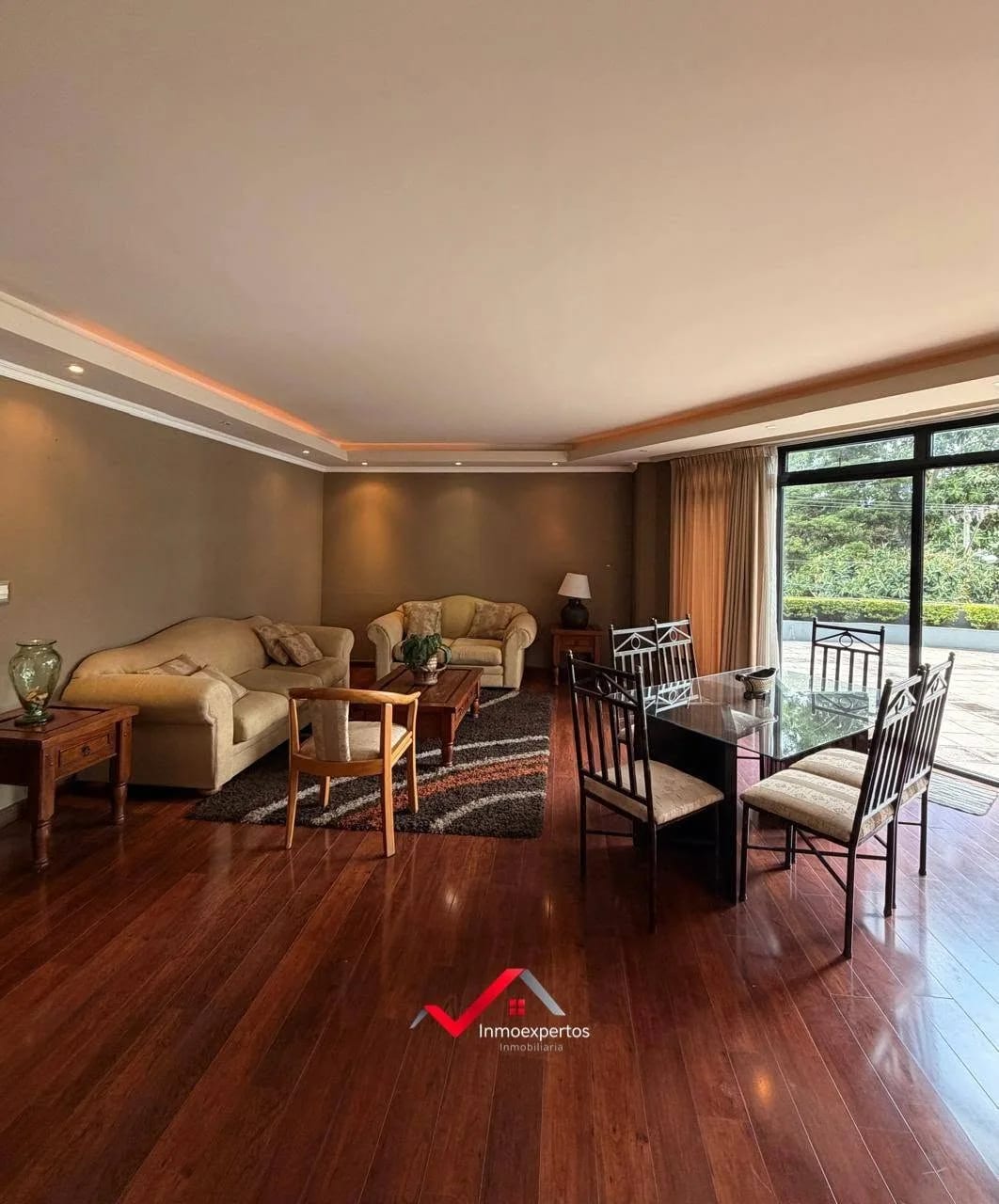 Apartamento con Amplia Terraza , Zona 14 — Apartamento en Alquiler en Zona 14, Guatemala, Ciudad — foto 3 de 9