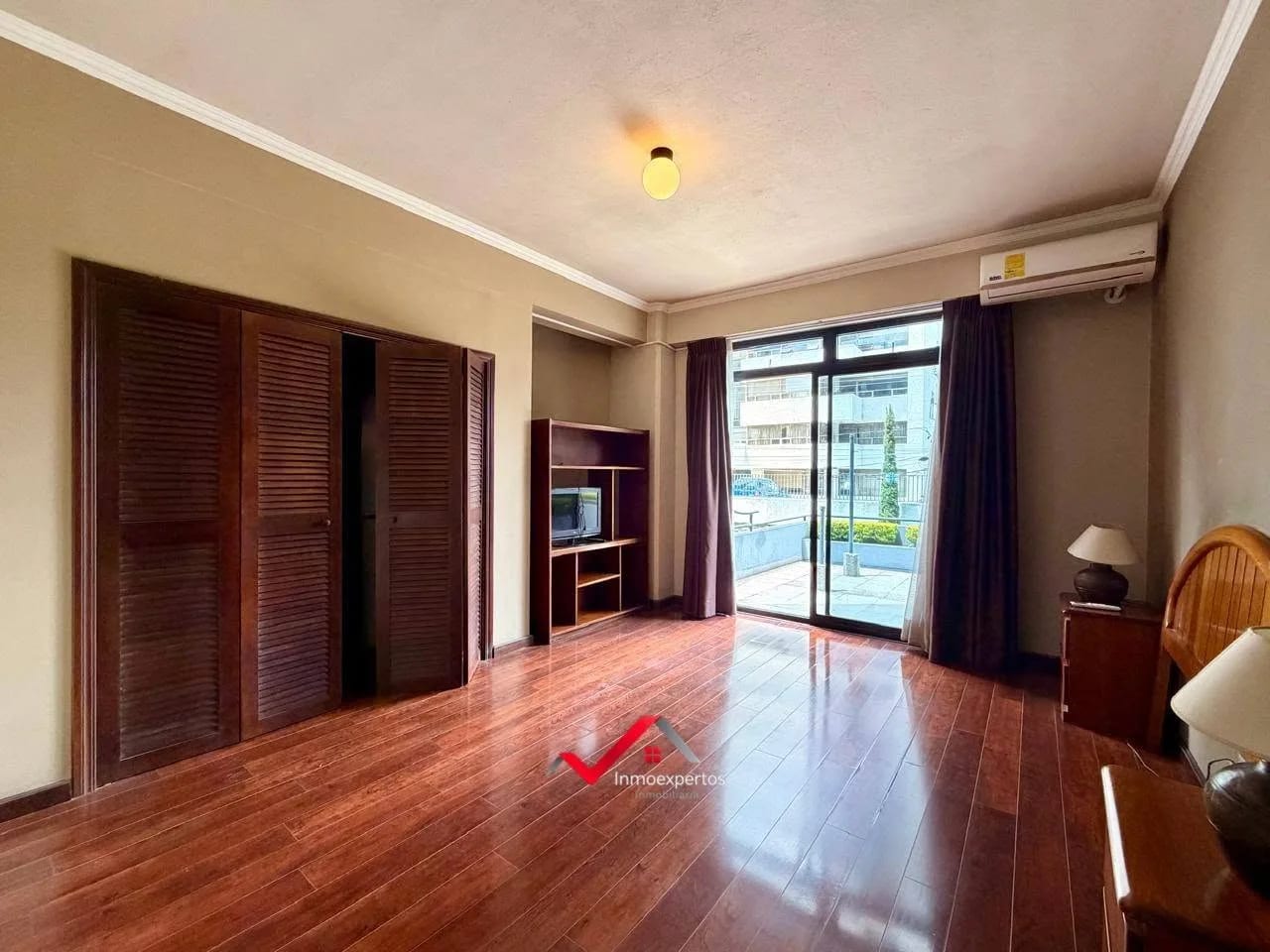 Apartamento con Amplia Terraza , Zona 14 — Apartamento en Alquiler en Zona 14, Guatemala, Ciudad — foto 5 de 9